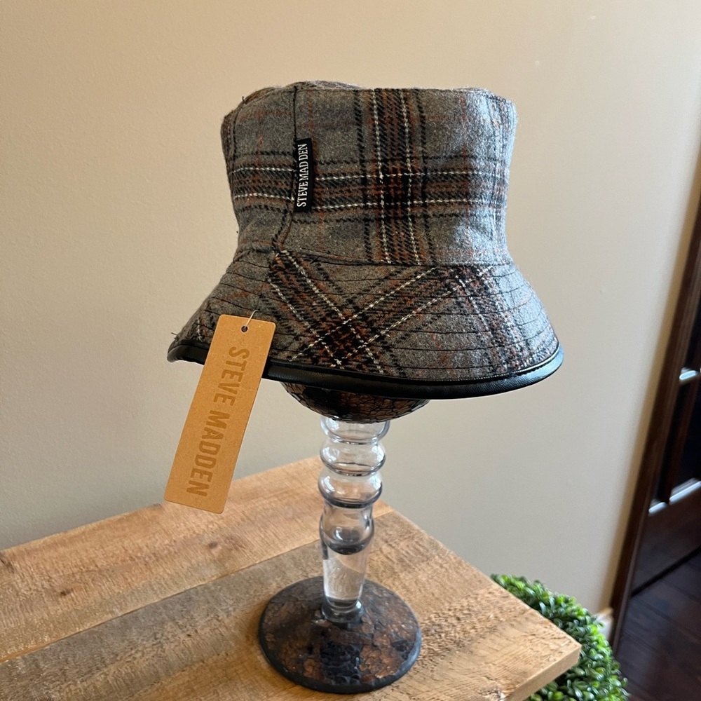 Steve Madden Reversible Bucket Hat Black Faux Leather/Wool Plaid Iconic Look